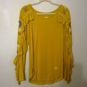 Double D Ranchwear mustard top with embroidered flowers